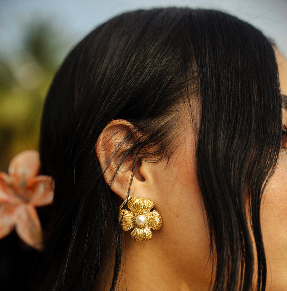 Flor perlada  earring