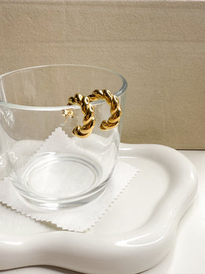 Gold Twist earring